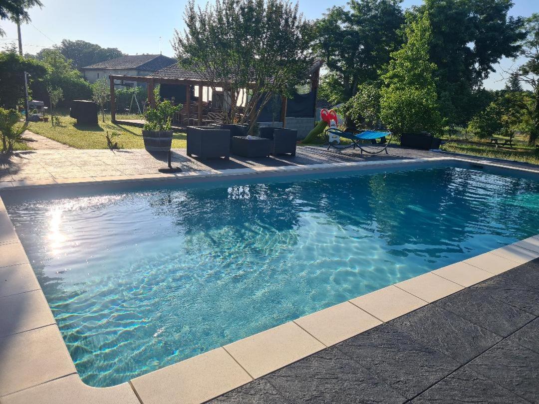 Aux Abris Des Vents D'Anges Bed & Breakfast Les Artigues-de-Lussac Exterior photo
