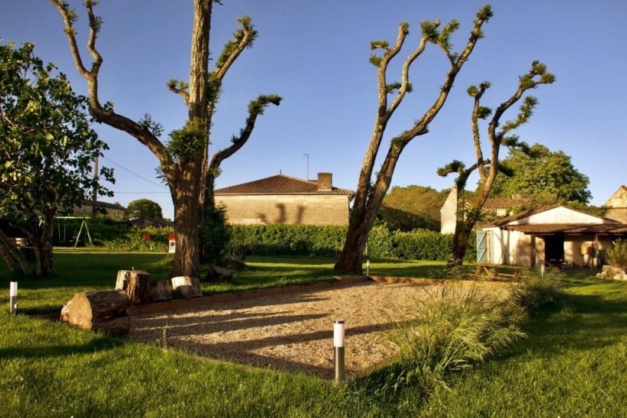 Aux Abris Des Vents D'Anges Bed & Breakfast Les Artigues-de-Lussac Exterior photo